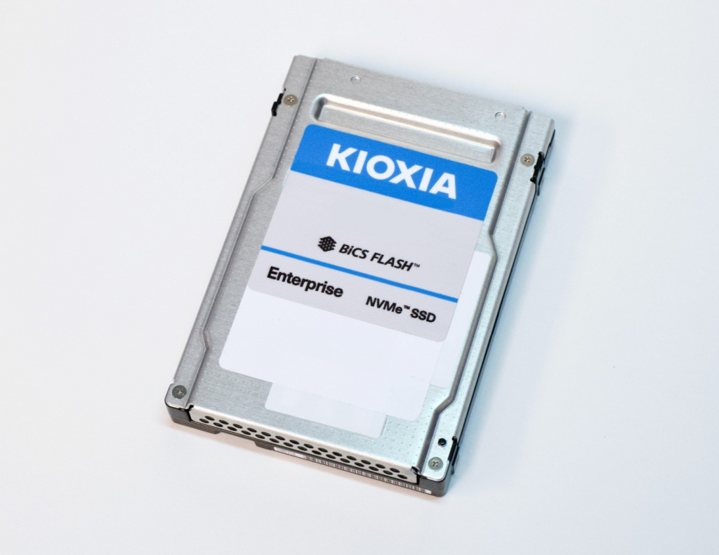 Твердотельный накопитель KIOXIA Enterprise SSD 3840GB NVMe U.3, 5Y